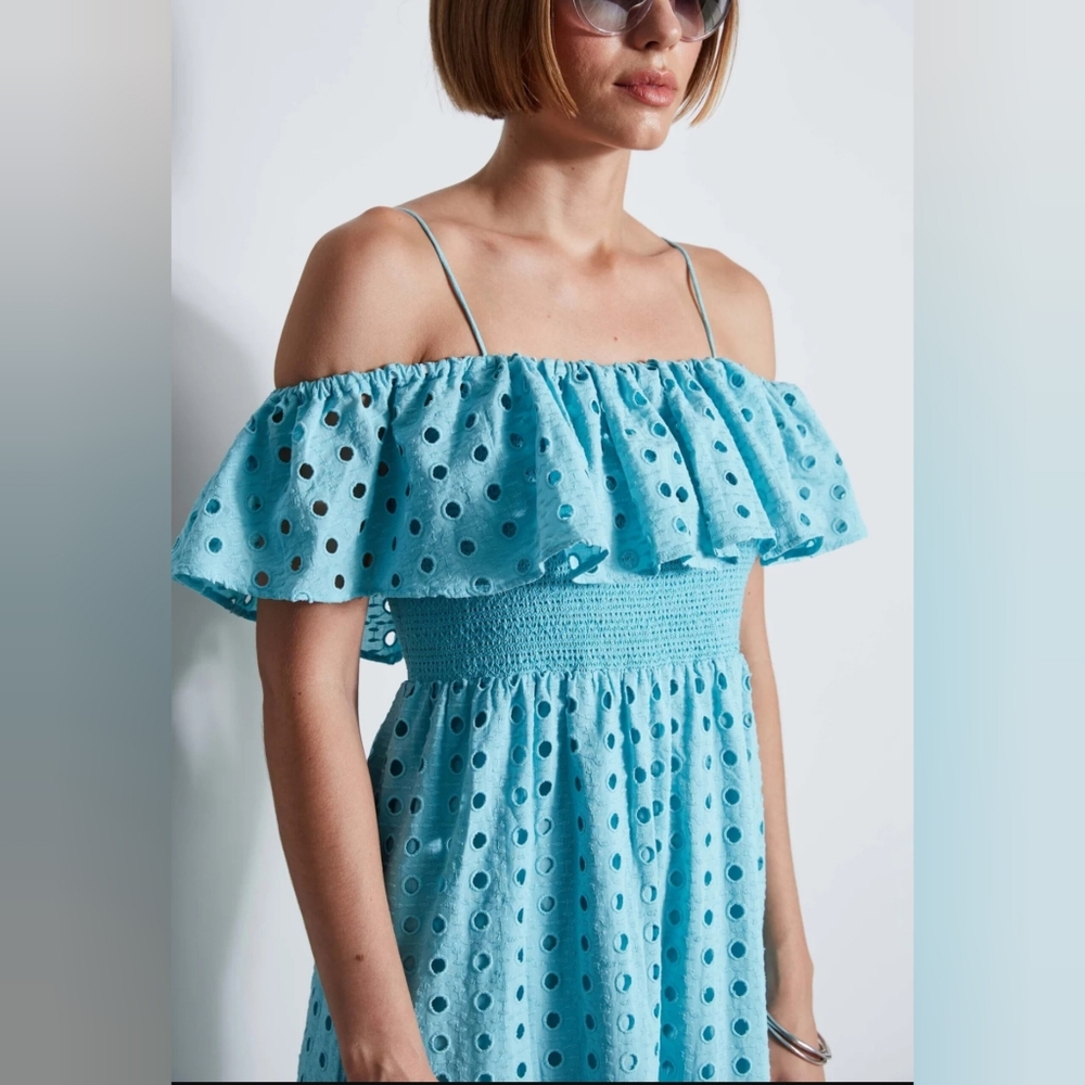 🔥T Tahari Elegant Eyelet Blue Off-Shoulder Dress